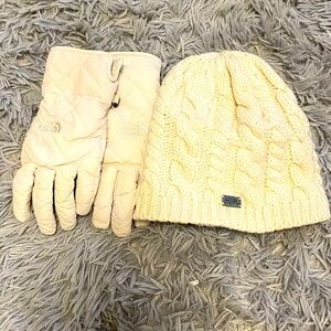 North Face hat, one size. Matching North Face gloves-great condition